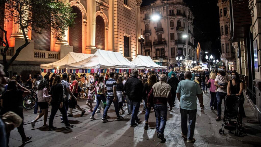 La Noche de las Peatonales vuelve a Rosario - IMPULSO